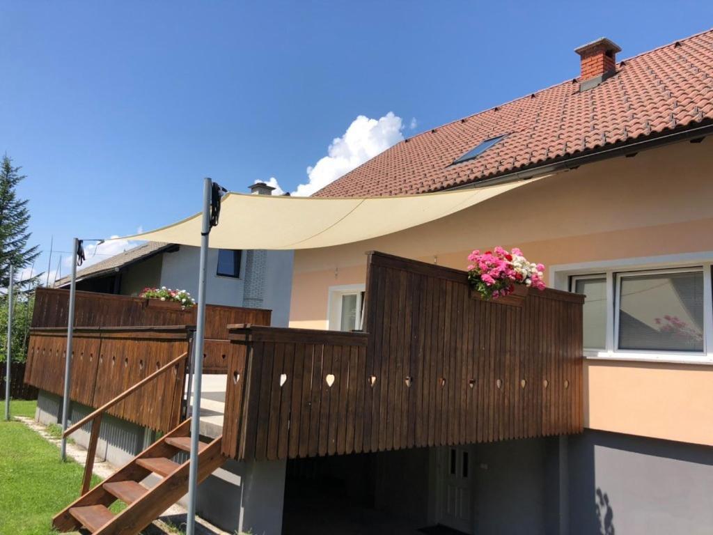 Ferienwohnung Apartma Kreda Mojstrana Exterior foto